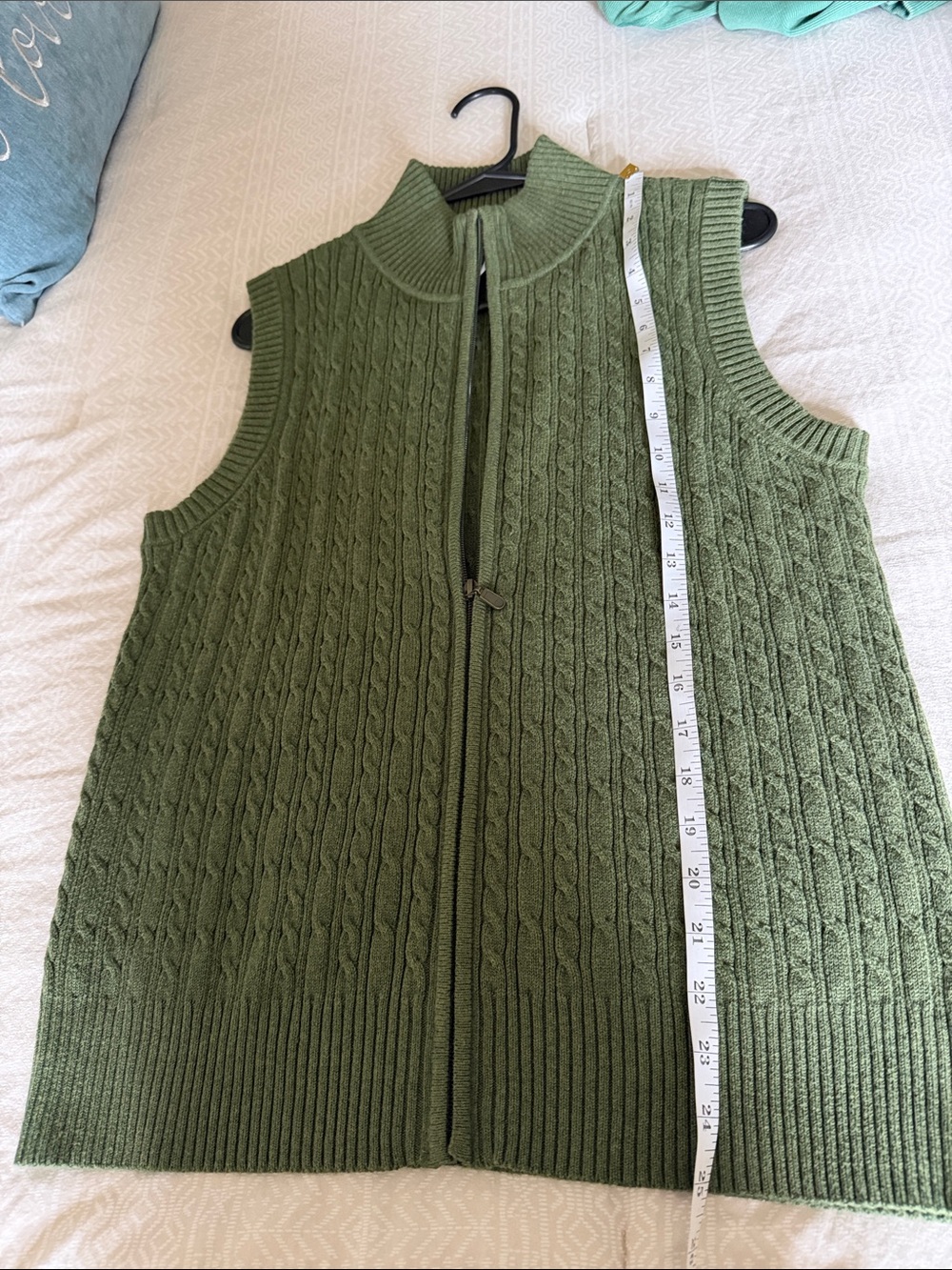 Pendleton Olive Green Cable-Zip Vest - Picture 5 of 9